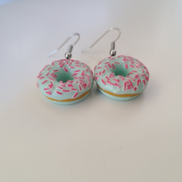 ✨2/$15-Donut Earrings - Picture 3 of 8